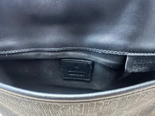 Riñonera Gucci Negra GG Supreme