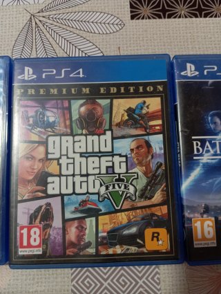 PS4 Slim + Mando + 6 Juegos
