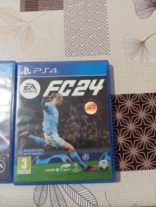 PS4 Slim + Mando + 6 Juegos