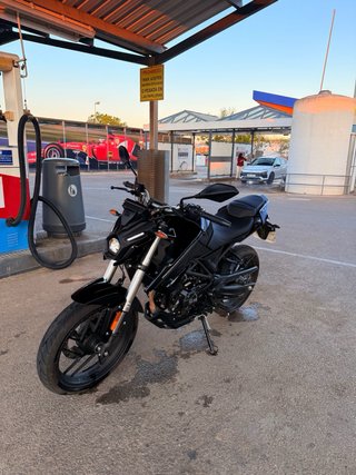 Voge 125r Negra Moto Naked