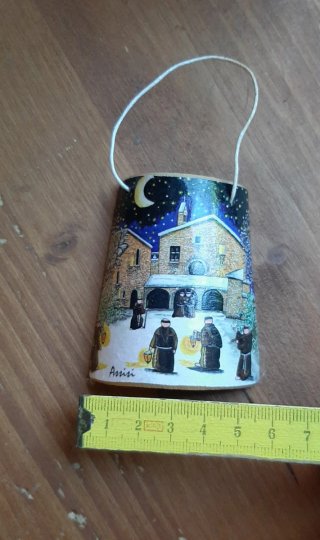 Souvenir assisi coppo tegola frati nella neve