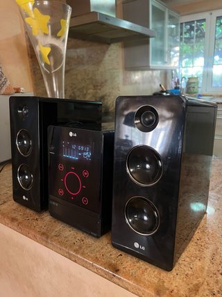 Equipo de música LG negro
