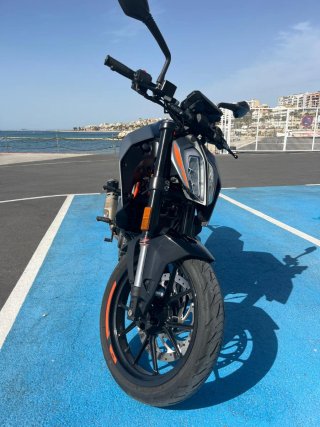 KTM 125 DUKE Negra/Naranja