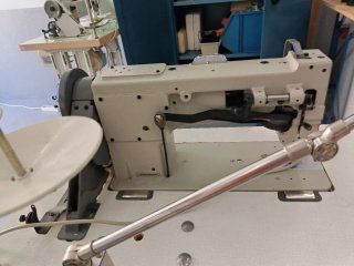 Máquina de coser triple arrastre