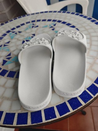 Chanclas Bimba y Lola Blancas
