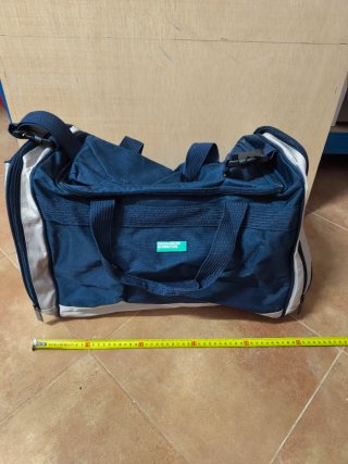 Bolso de deporte Benetton azul y gris
