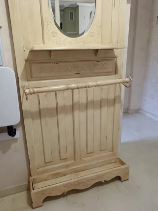 Mueble de entrada vintage con espejo