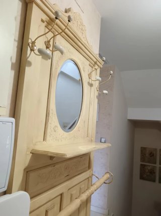 Mueble de entrada vintage con espejo