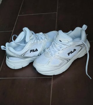 Zapatillas Fila Sky Runner Blancas y Plateadas