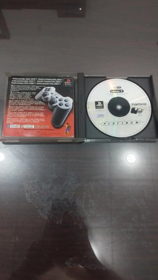 Caja y manual Tekken 3 PlayStation, disco roto