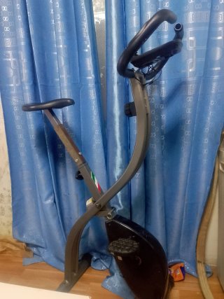 Bicicleta estática plegable