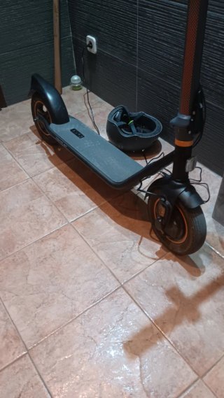 Patinete Eléctrico + Cargador