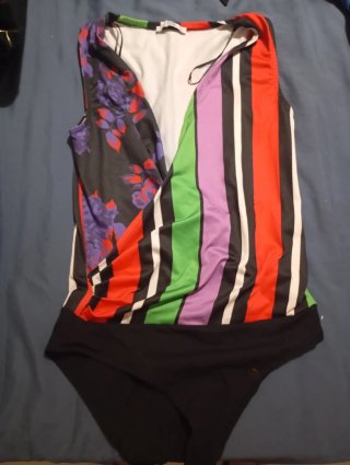Body mujer estampado floral y rayas