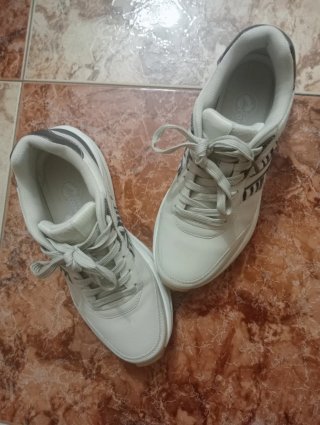 Zapatillas J'hayber mujer beige y blancas