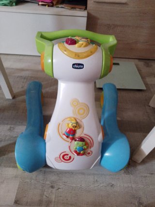 Andador infantil Chicco falta la tapa