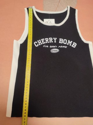 Camiseta tipo deportiva Cherry Bomb