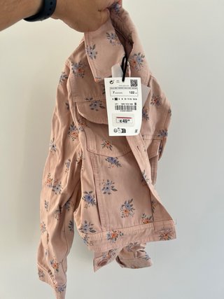 Chaquetas Zara flores rosas de niña