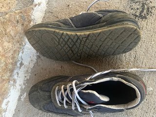 Zapatillas de seguridad Cofra negras y grises