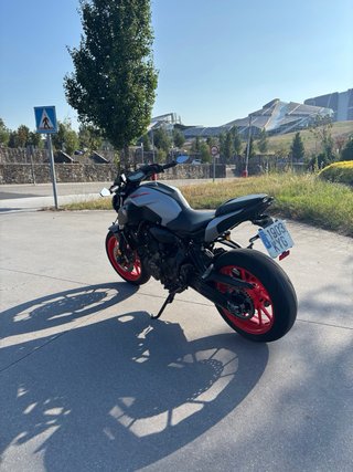 Yamaha MT-07 2019 Negra y Roja