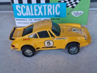 SCALEXTRIC PORSCHE 911 CARRERA RS