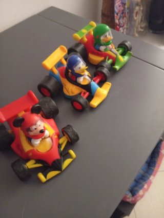 Set 3 macchinine Formula 1 Disney