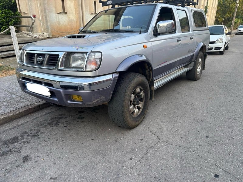 Nissan Pick-up 2000 - foto 1