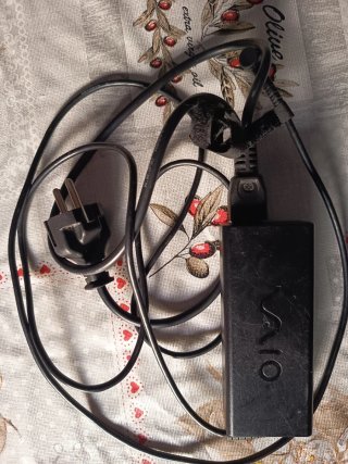 Cargador Sony Vaio VGP-AC19V32 19.5V 4.7A