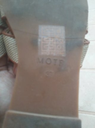 Chanclas beige y camel Talla 37