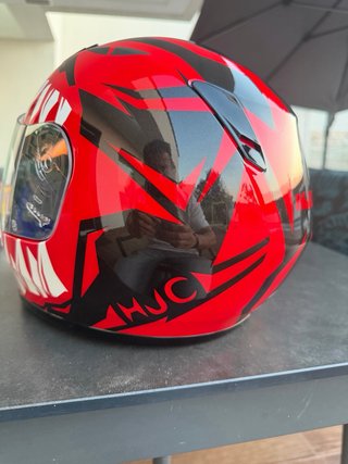 Casco HJC niño diseño tiburón