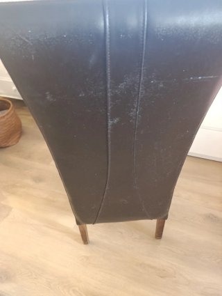 Silla de salón de piel marrón