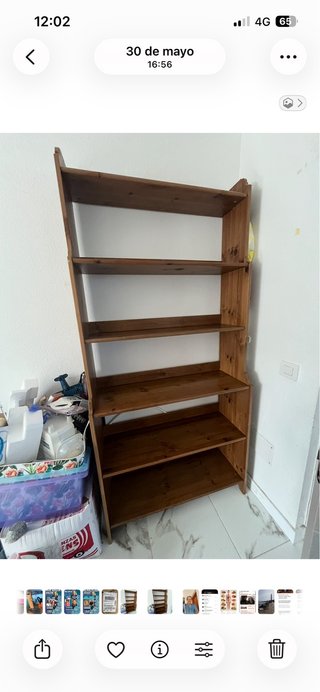 Estantería de madera maciza