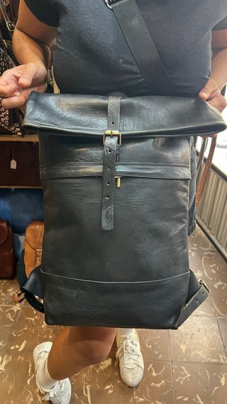 Mochila Cuero 100% Negra Auténtico