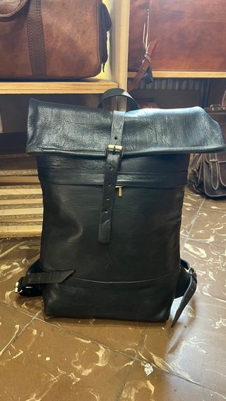 Mochila Cuero 100% Negra Auténtico