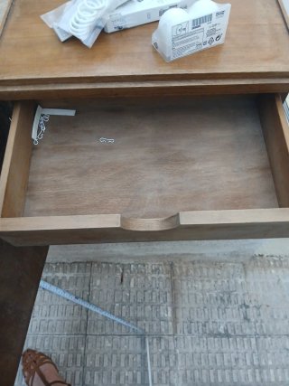 Mesilla auxiliar antigua de madera