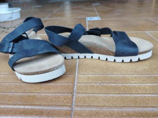 Sandalias de piel negras