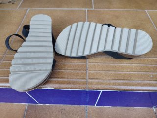 Sandalias de piel negras