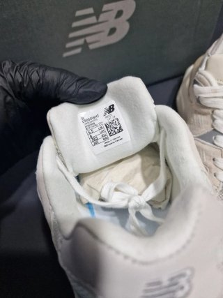 New Balance 9060 Beige/Bianco