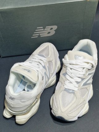 New Balance 9060 Beige/Bianco