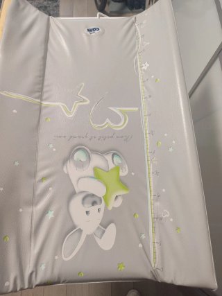 Cambiador y bañera para bebé