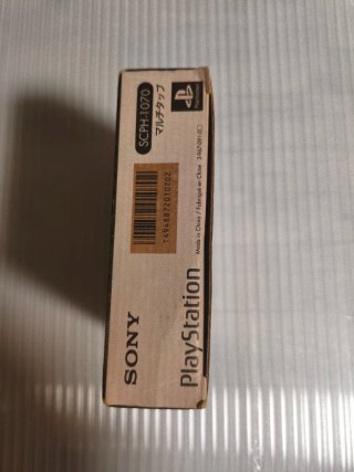 Sony PlayStation MultiTap SCPH-1070 con caja