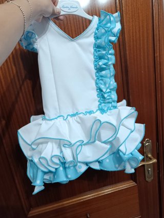 Vestido Gitana Niña Volantes Lunares,es la talla 3