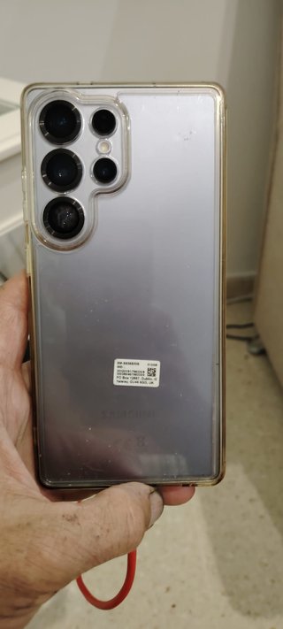 Samsung S25 Ultra como nuevo está súper cuidado