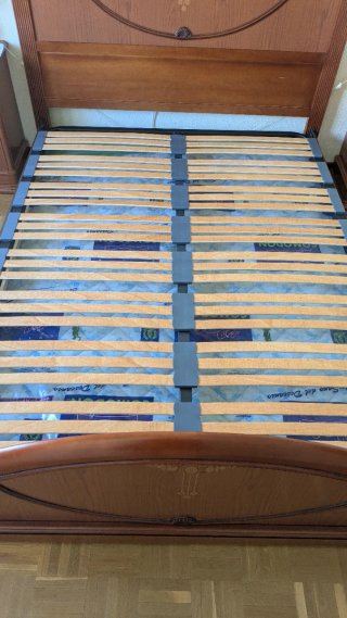 Cama de matrimonio de madera