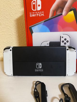 Nintendo Switch OLED Blanca y Negra