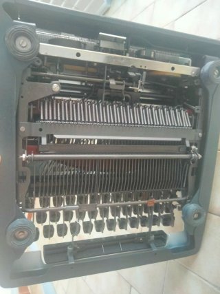 Máquina de escribir vintage Olympia.