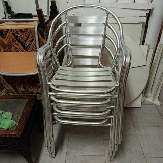4 Sillas de aluminio apilables para terraza