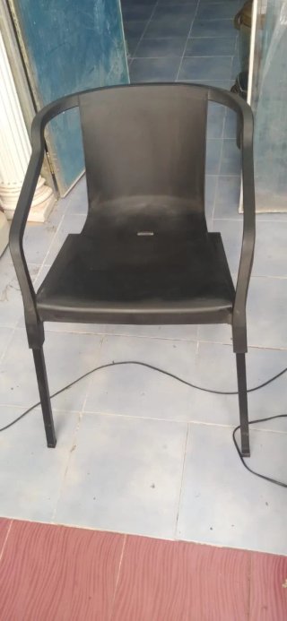 15 Sillas de resina negras 10€ cada silla