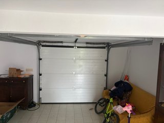 Portón de garaje motorizado madera