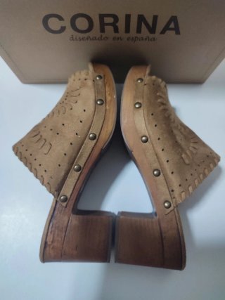Zuecos Corina Talla 39