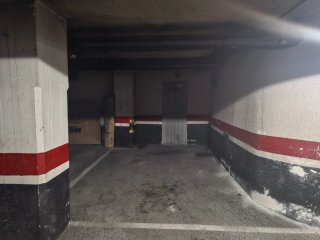 Se alquila parcela de garaje